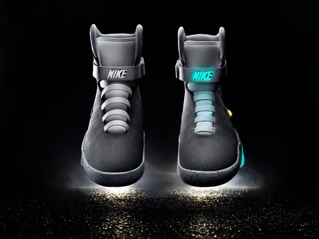 nike air mags self lacing price