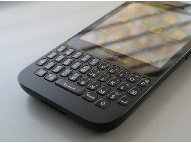 BlackBerry, smartphone, BlackBerry Q5, smartphone review, mobile OS, BlackBerry OS 10, mobile platform, BlackBerry 10.1, Waterloo, Q5 review, BlackBerry Q5 review 