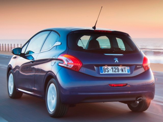 Peugeot, car news, motoring news, local news, South Africa, Peugeot 208 range, compact hatchback, Peugeot 208 Access 1.0 VTi