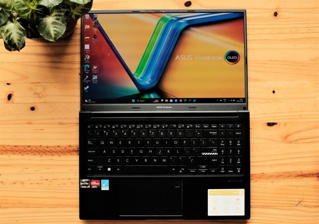 Review Asus Vivobook 15 OLED M1505